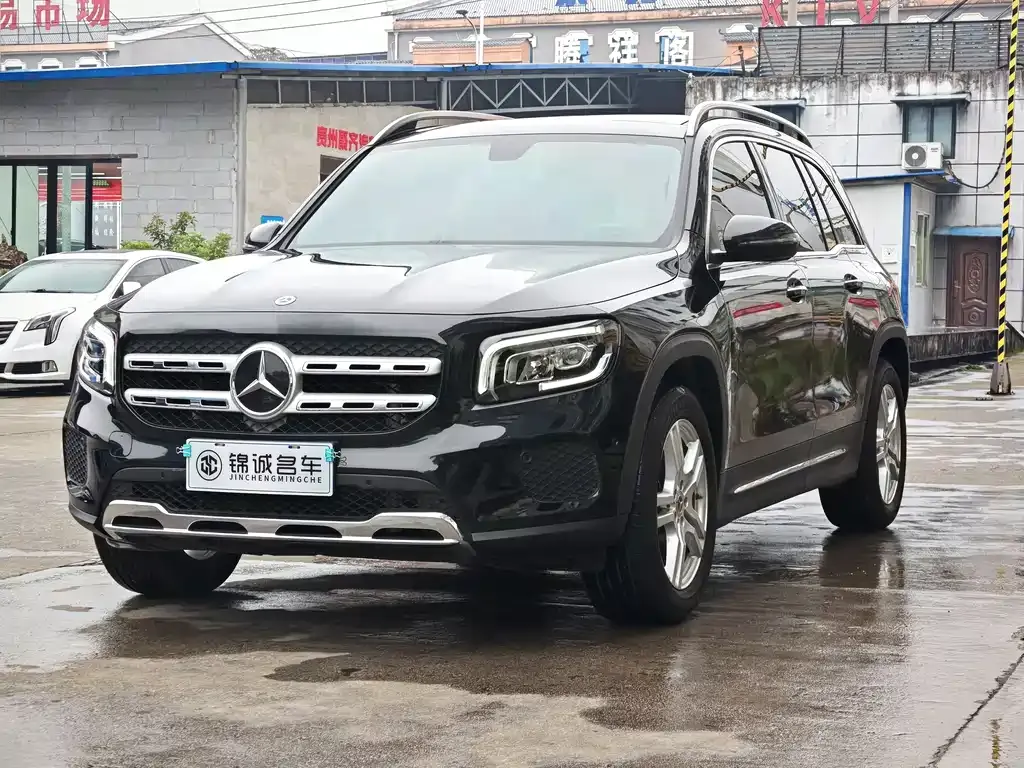 Mercedes-Benz GLB — фото 1