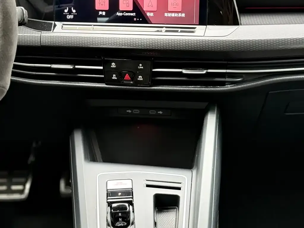 Volkswagen Golf GTI — фото 6