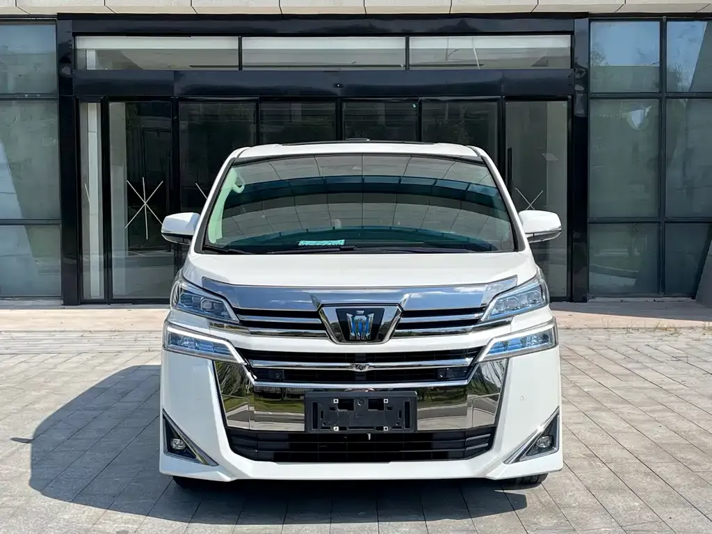 Toyota Vellfire — фото 2