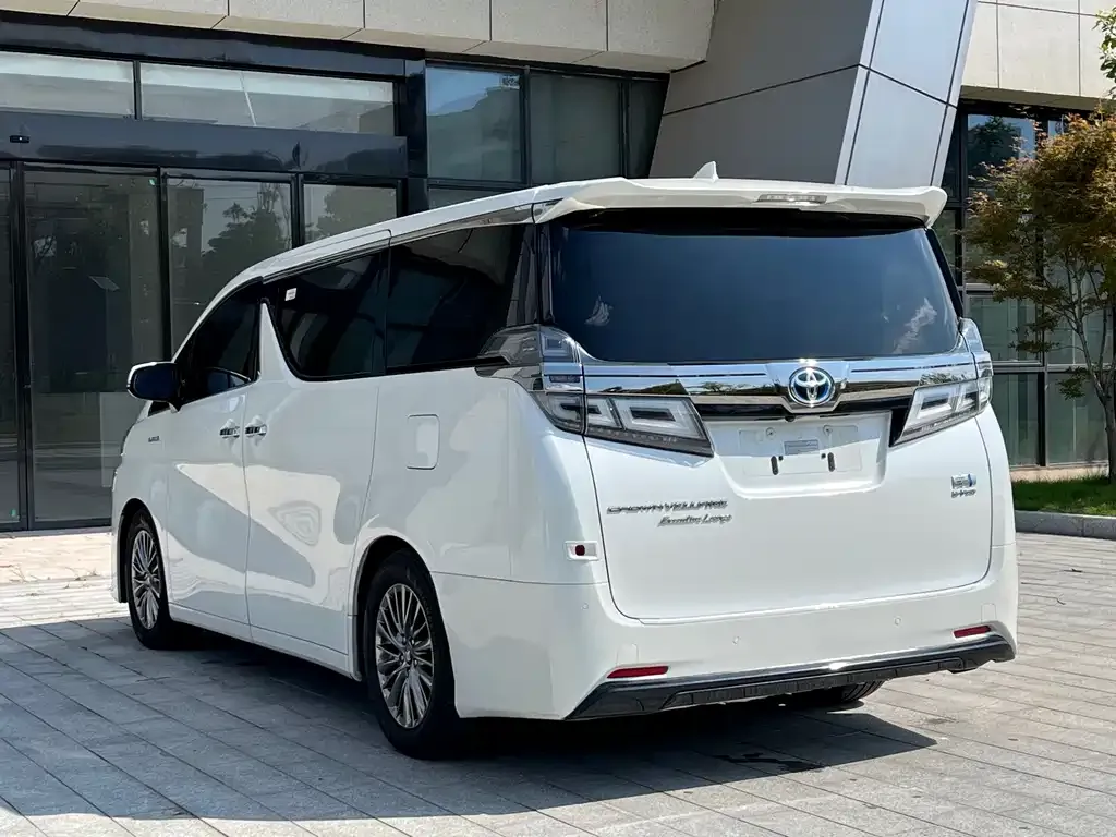 Toyota Vellfire — фото 5