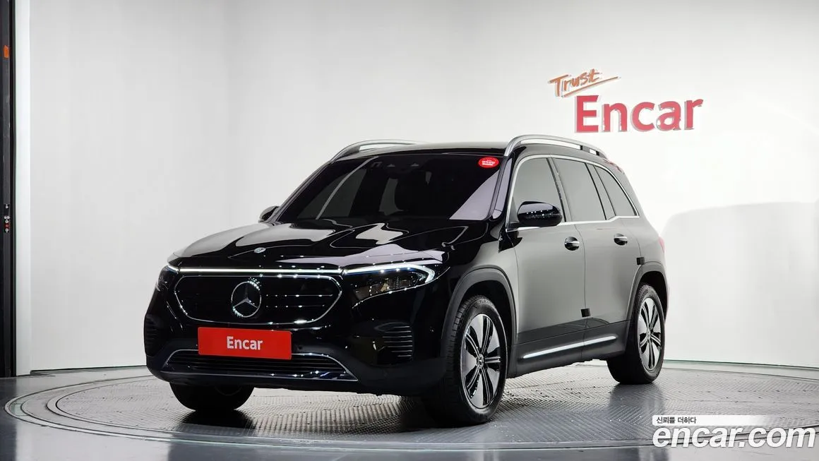 Mercedes-Benz EQB — фото 1