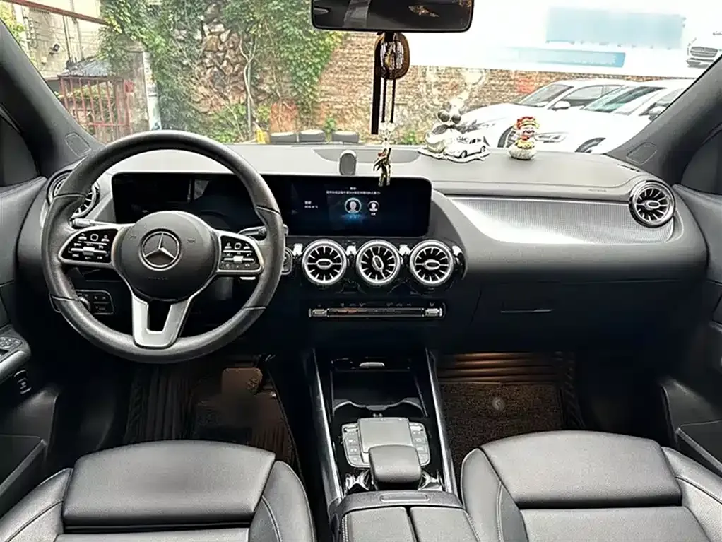 Mercedes-Benz GLA — фото 8