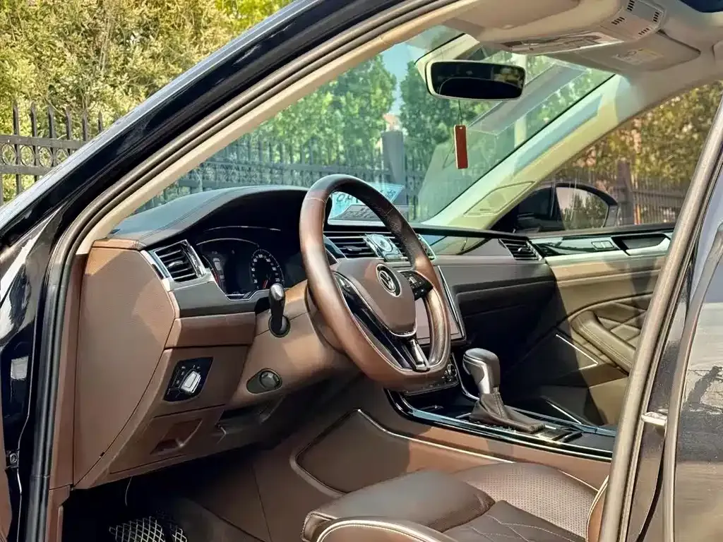 Volkswagen Phideon — фото 4