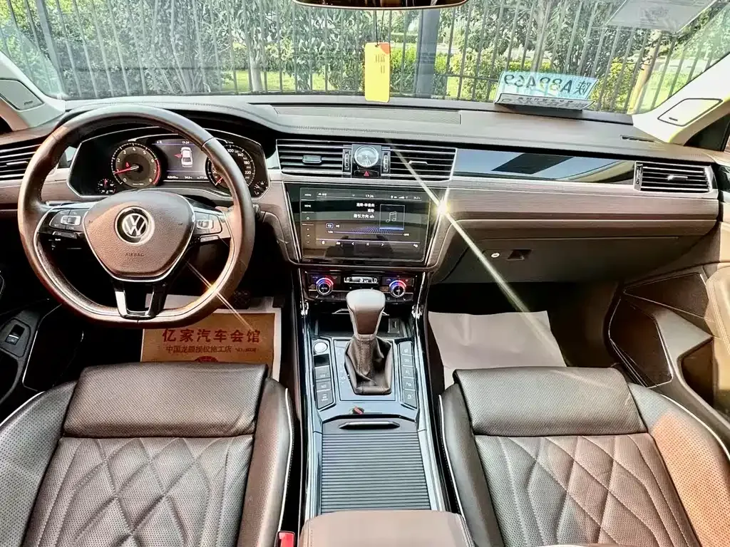Volkswagen Phideon — фото 5