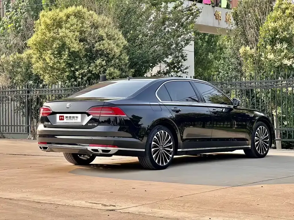 Volkswagen Phideon — фото 9