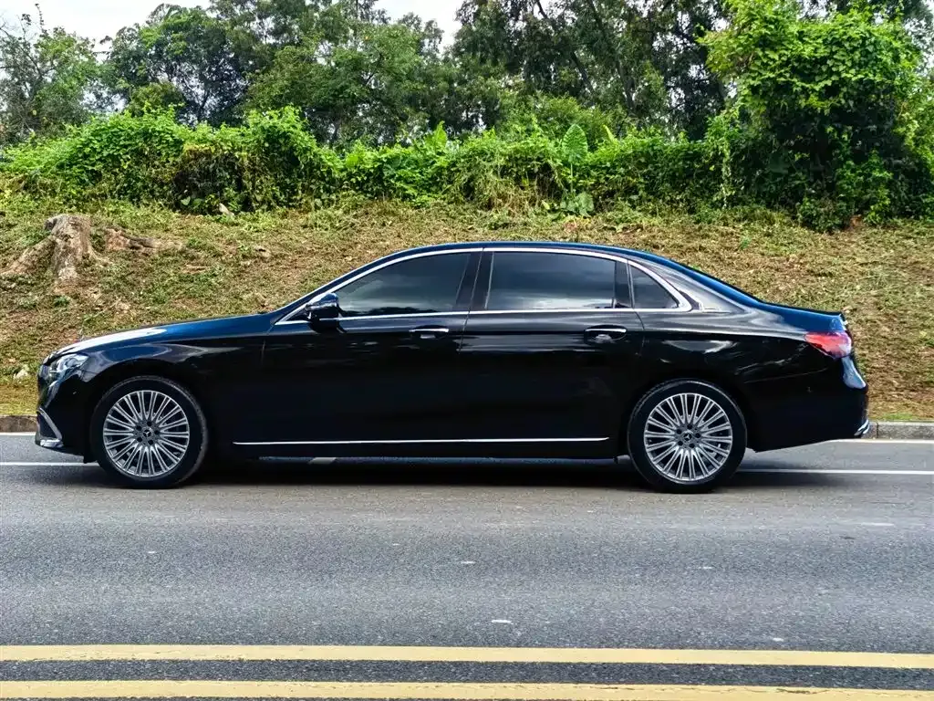 Mercedes-Benz E-Class — фото 4