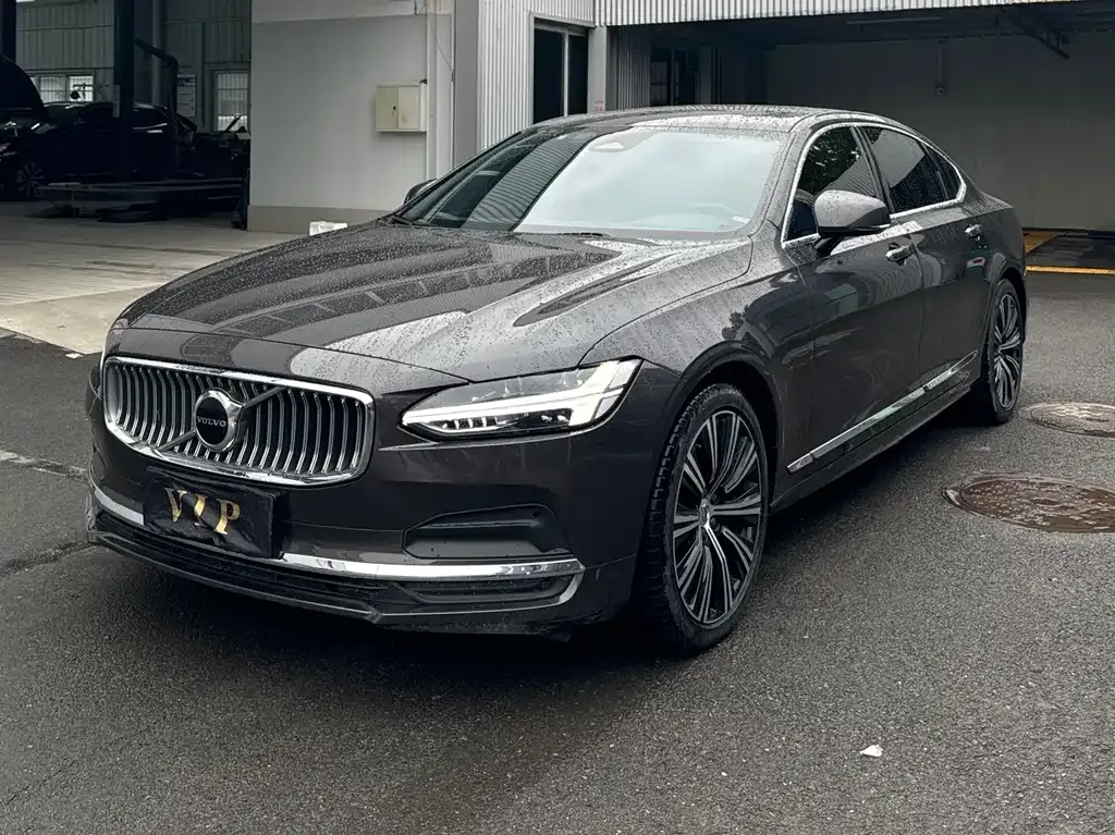 Volvo S90 — фото 1
