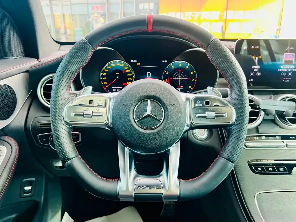 Mercedes-Benz GLC AMG — фото 9