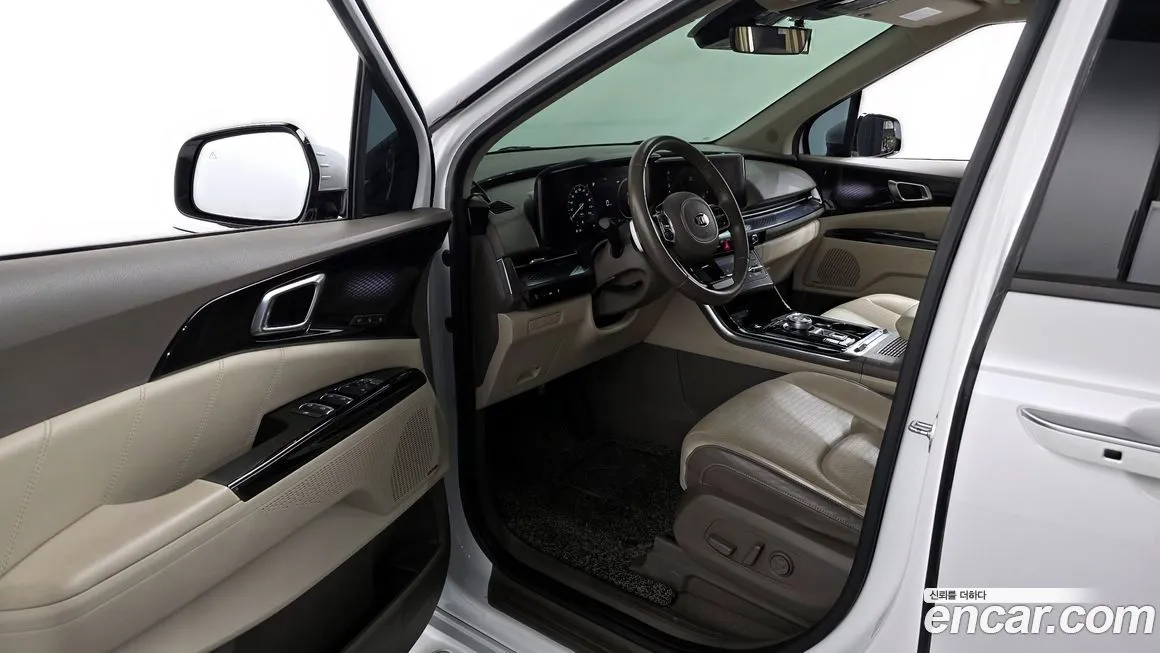 Kia Carnival — фото 10