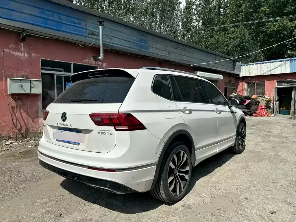 Volkswagen Tiguan L — фото 5