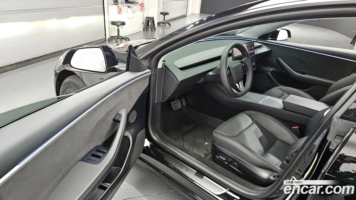 Tesla Model 3 — фото 10