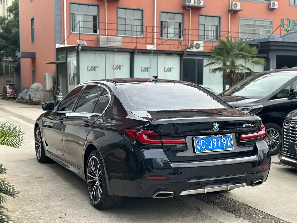 BMW 5 Series — фото 4