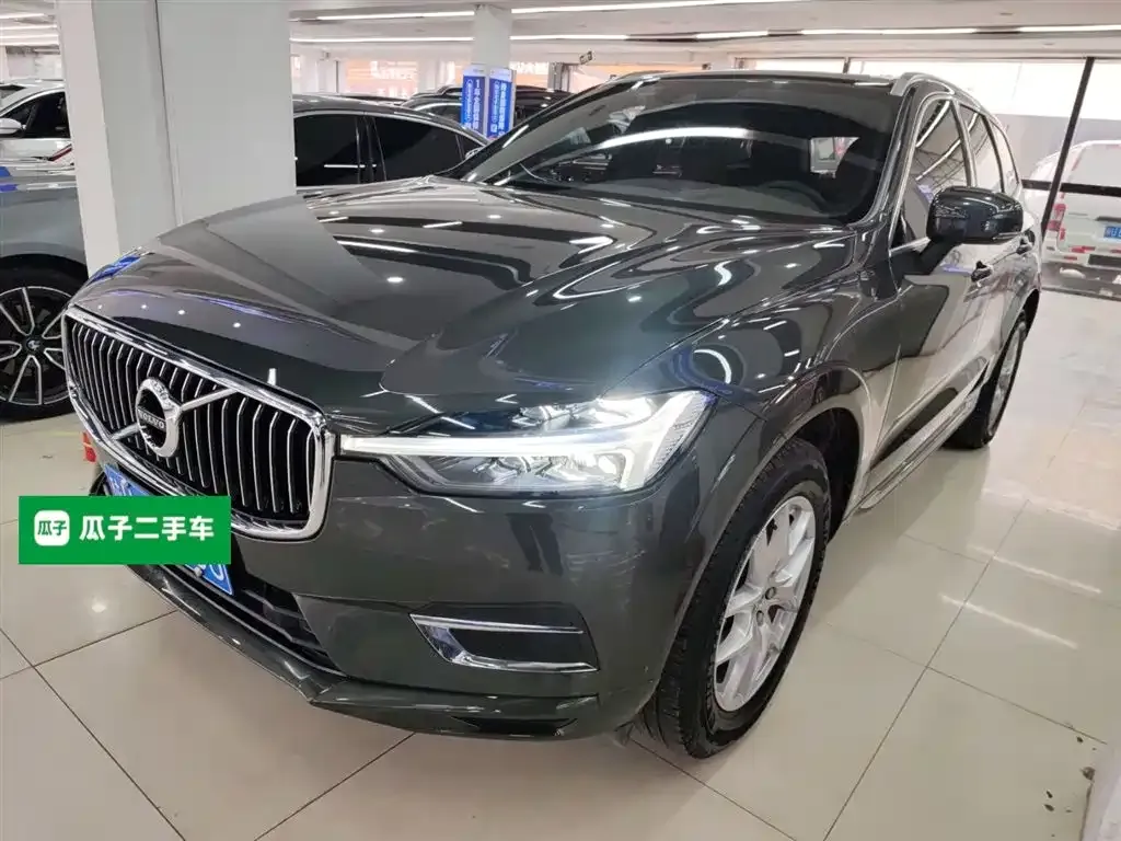 Volvo XC60 — фото 1