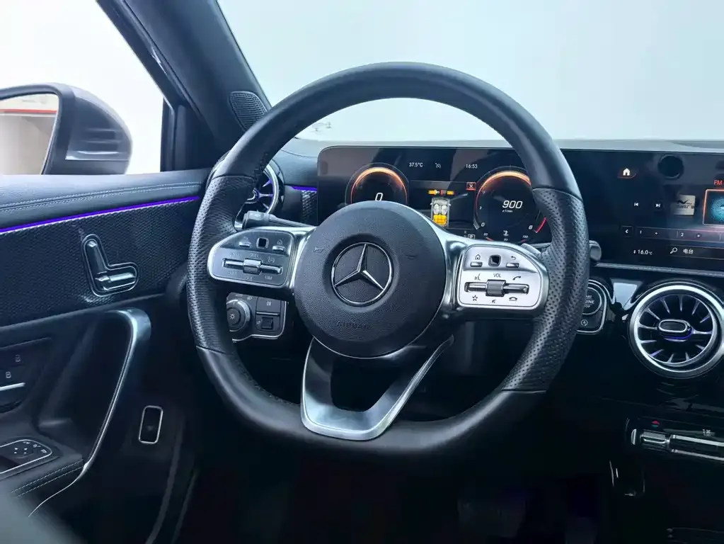 Mercedes-Benz A-Class — фото 6