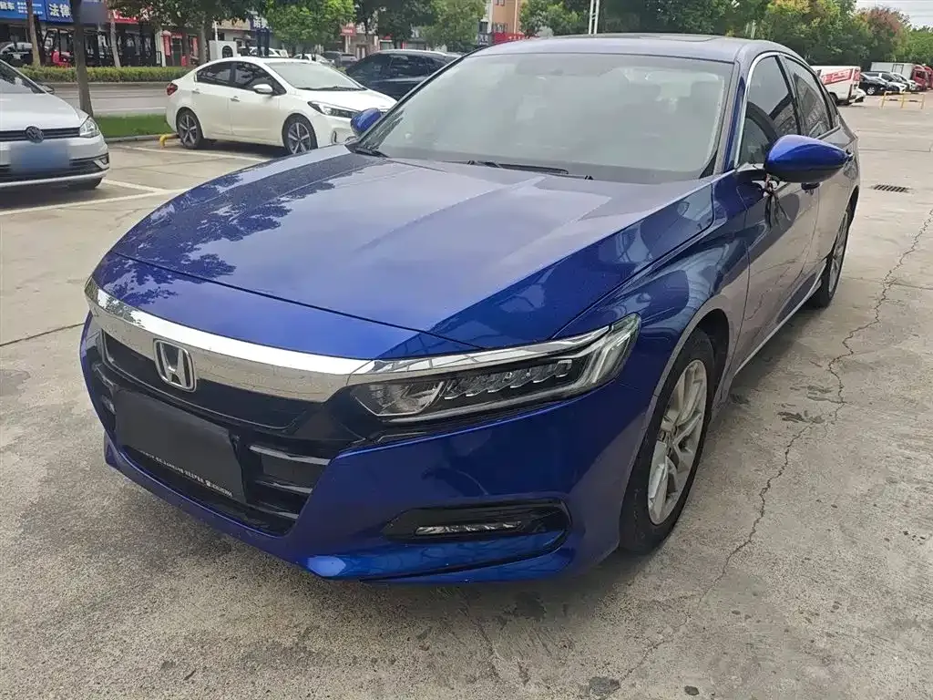 Honda Accord — фото 1