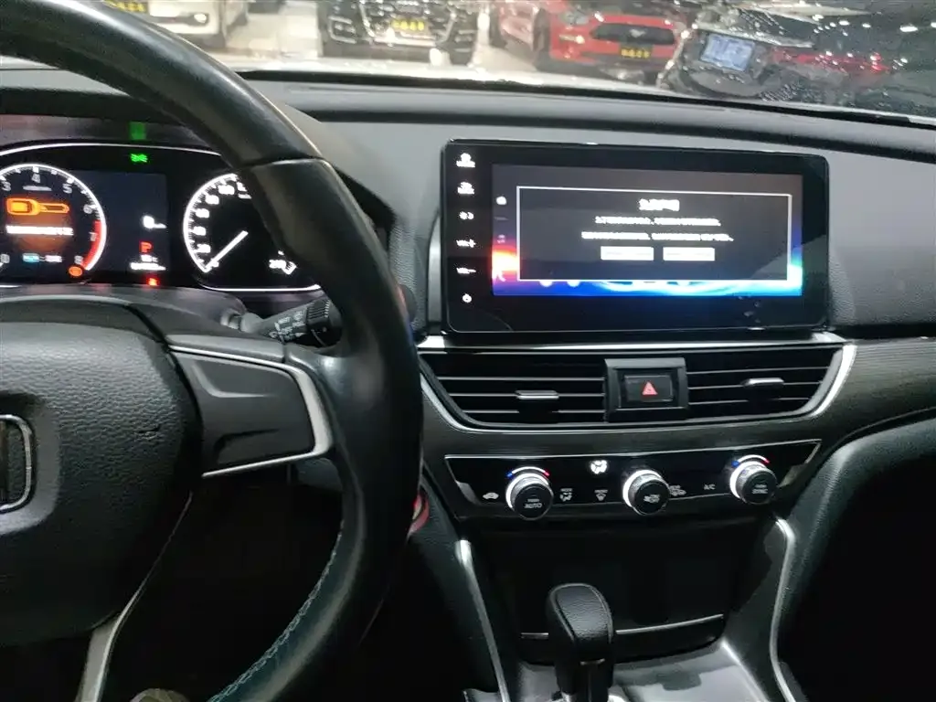 Honda Accord — фото 10