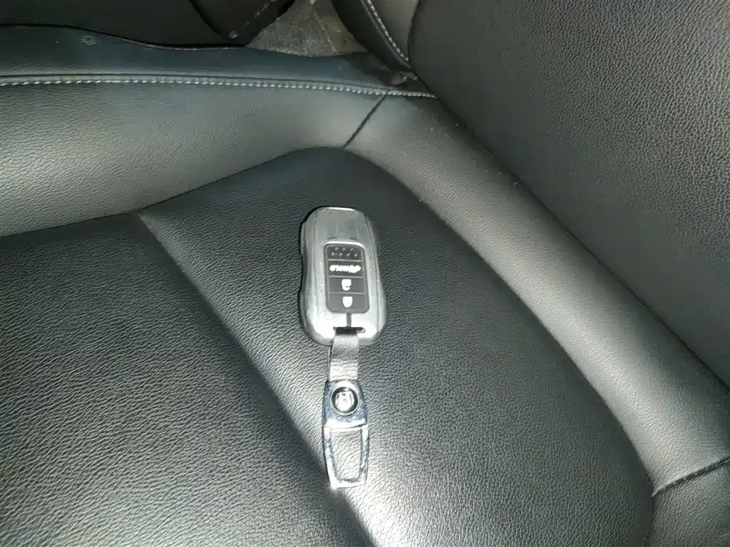 Honda Accord — фото 9