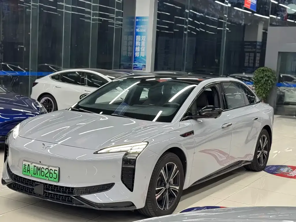 Hongqi EH7 — фото 1