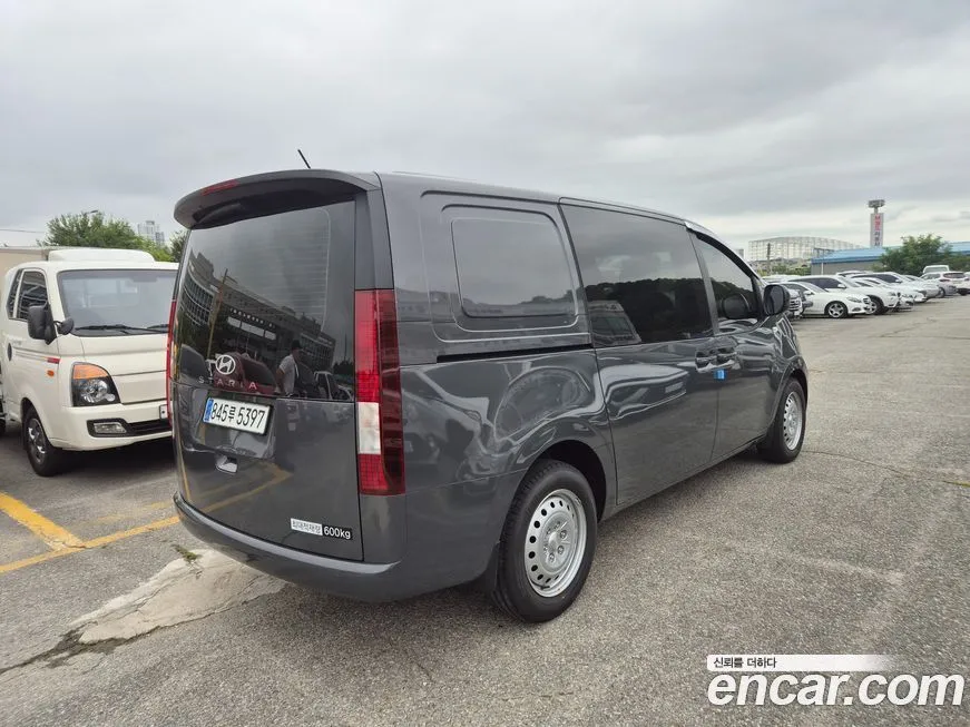 Hyundai Staria — фото 2