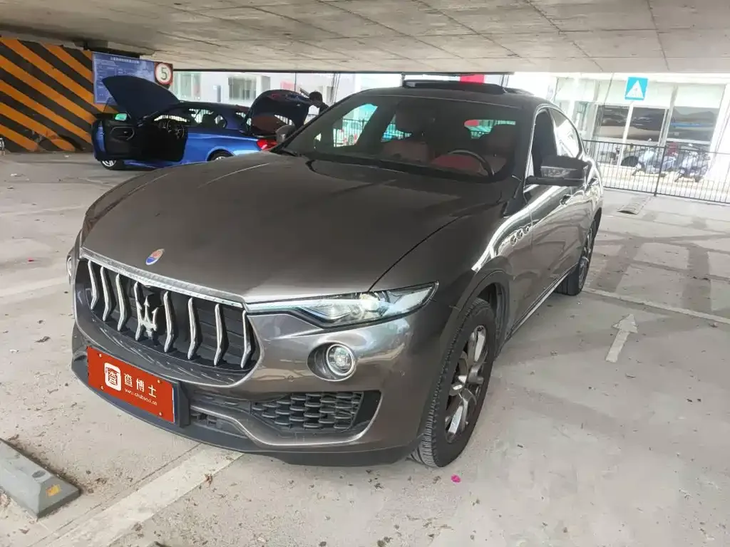 Maserati Levante — фото 1