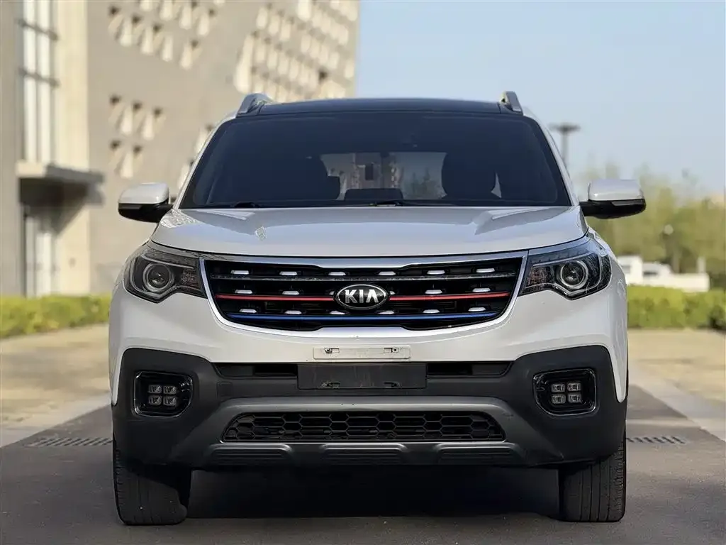 Kia Sportage — фото 8