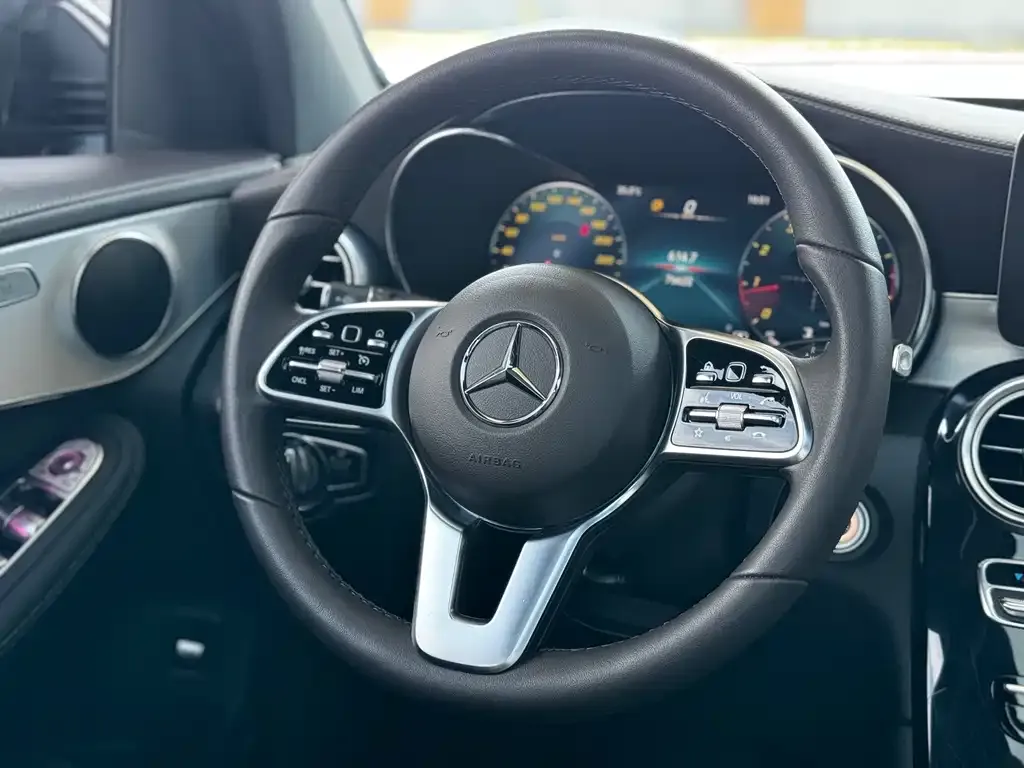 Mercedes-Benz GLC — фото 10