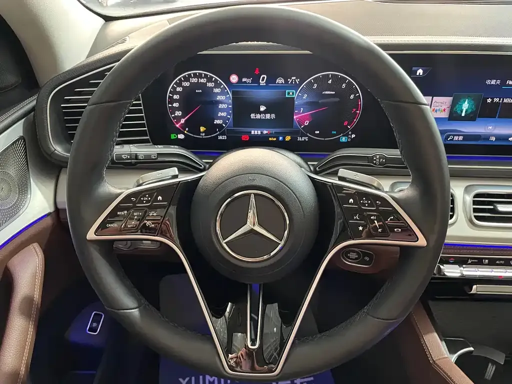 Mercedes-Benz GLE — фото 10