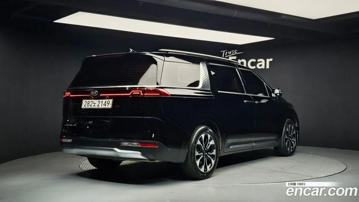 Kia Carnival — фото 2