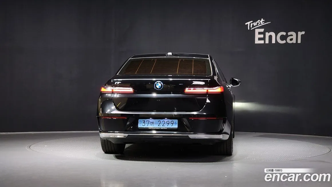 BMW i7 — фото 4
