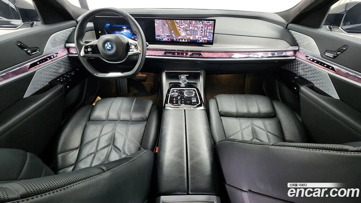 BMW i7 — фото 7