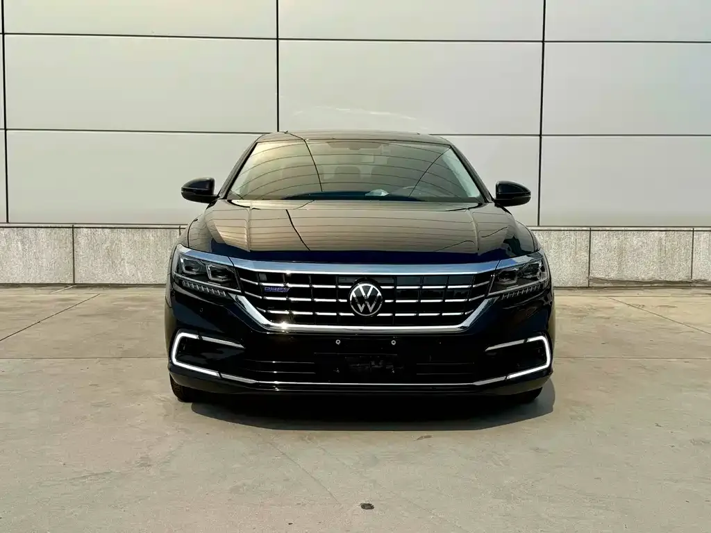Volkswagen Passat New Energy — фото 2