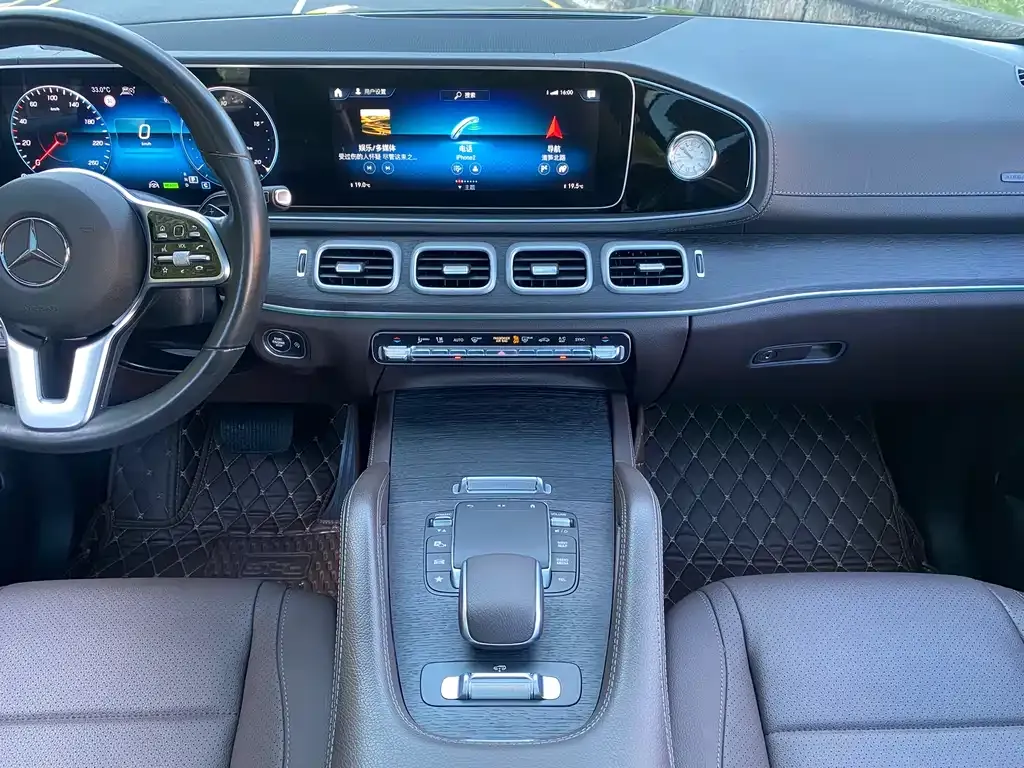 Mercedes-Benz GLS — фото 10