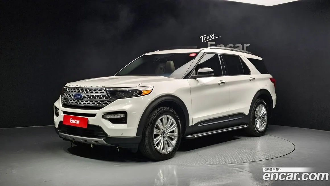 Ford Explorer — фото 1