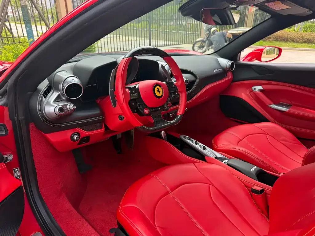Ferrari F8 — фото 6