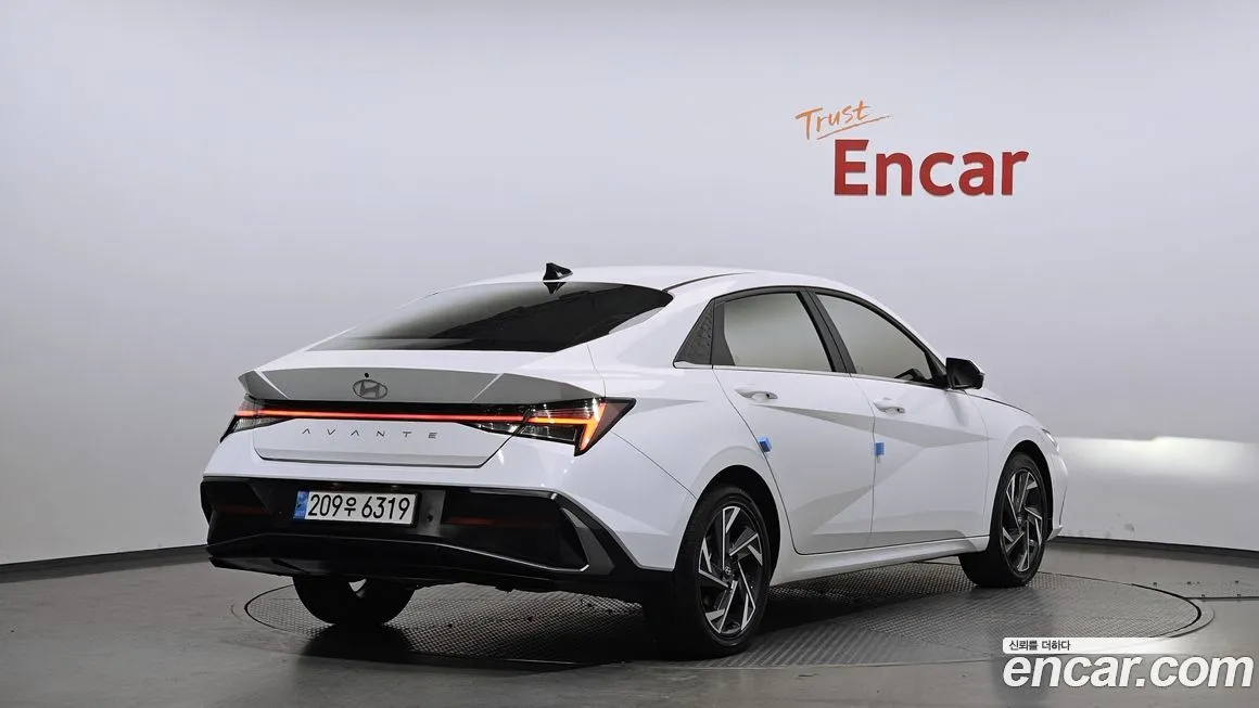 Hyundai AVANTE — фото 2