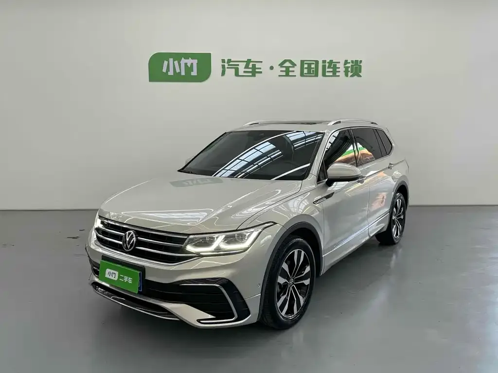 Volkswagen Tiguan L — фото 1