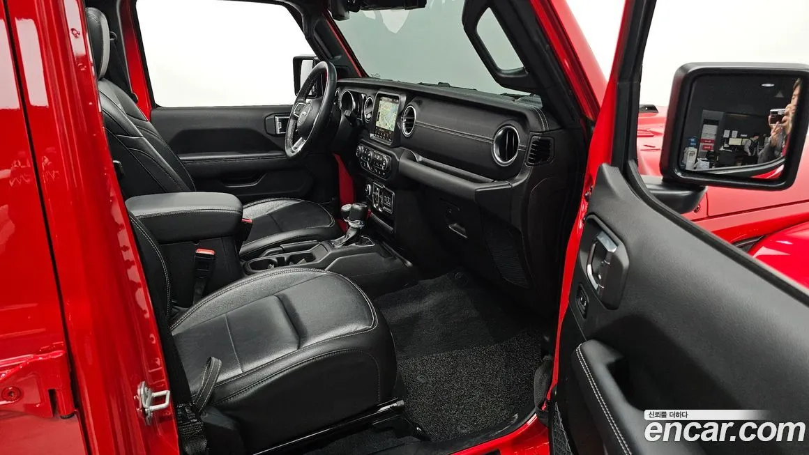 Jeep Wrangler — фото 10