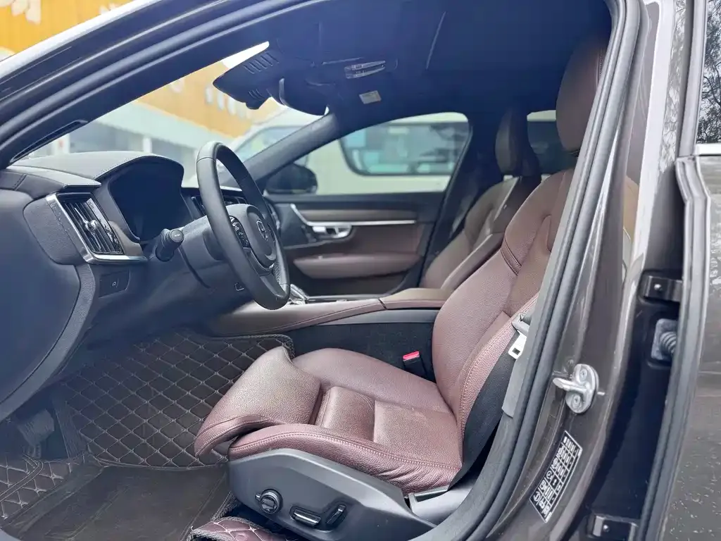 Volvo S90 — фото 7