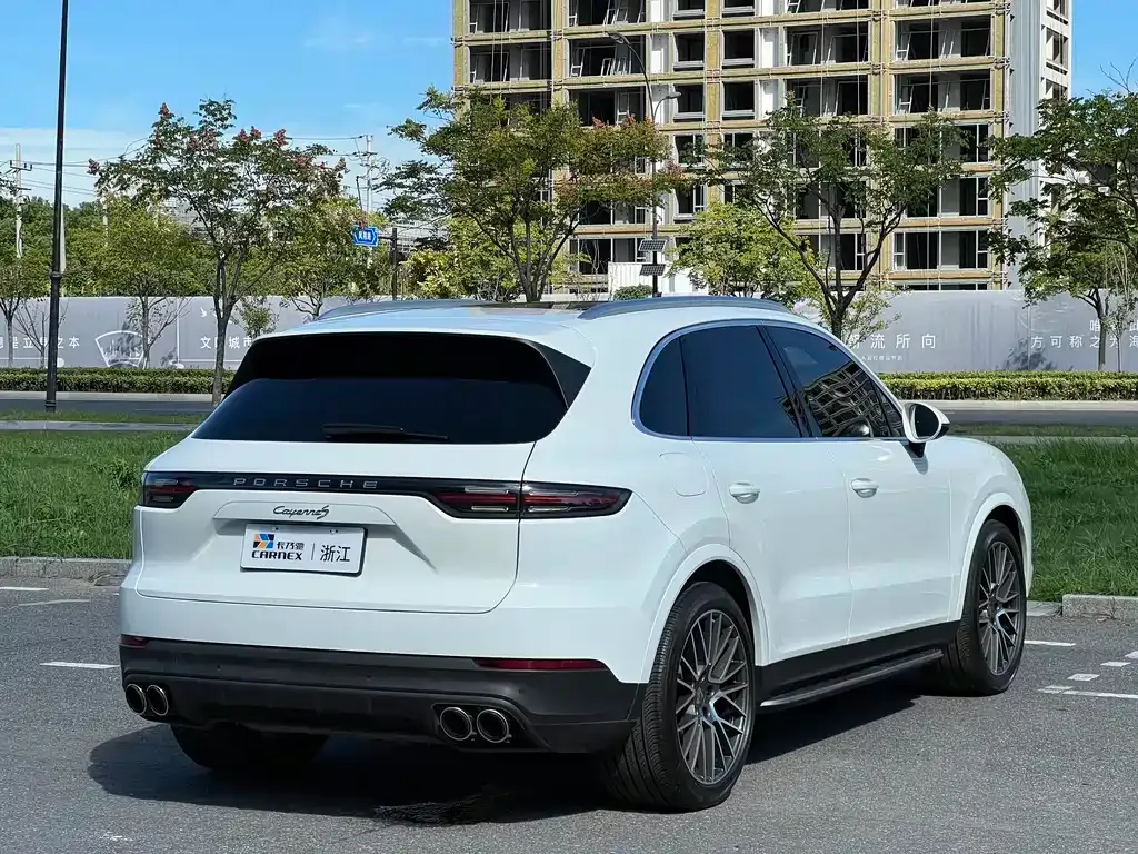 Porsche Cayenne — фото 5
