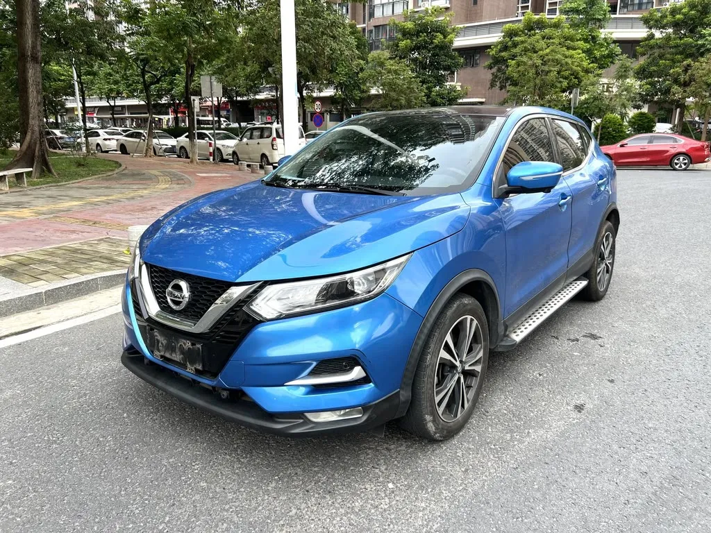 Nissan Qashqai — фото 1