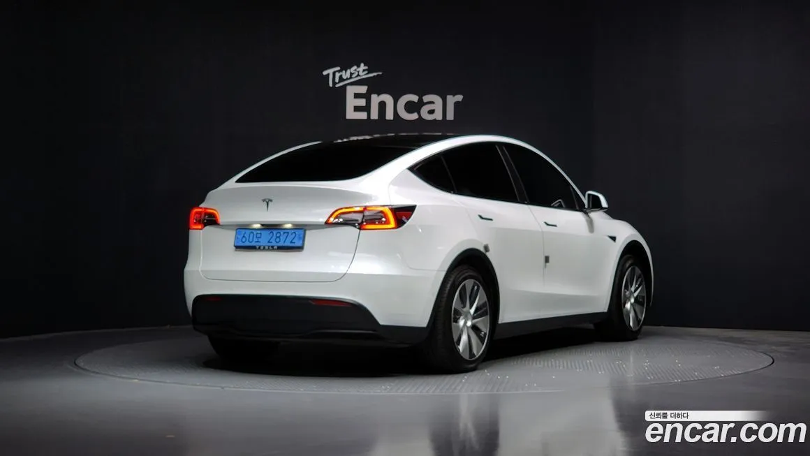 Tesla Model Y — фото 2