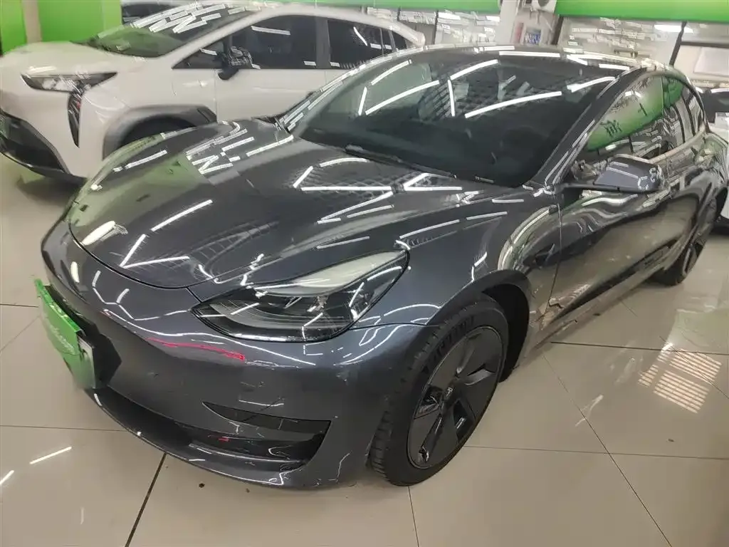 Tesla Model 3 — фото 2