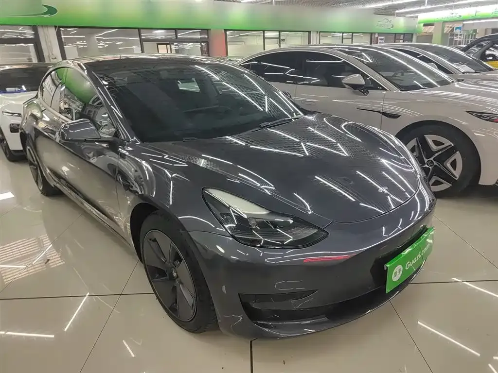 Tesla Model 3 — фото 4