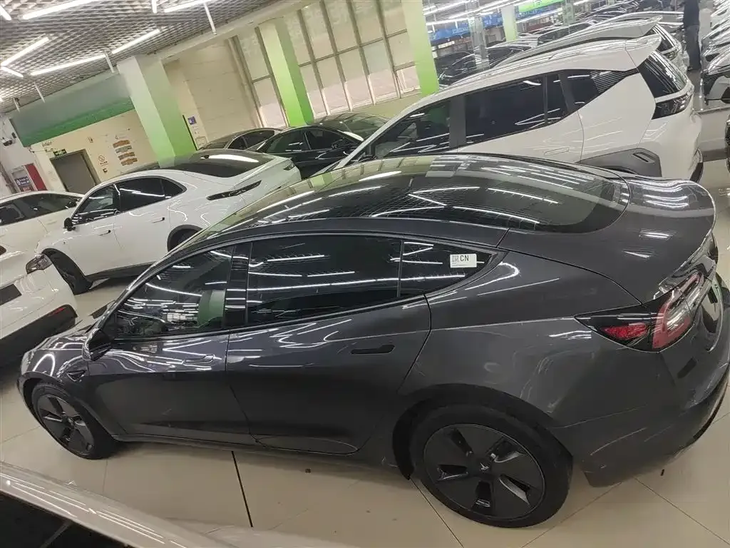 Tesla Model 3 — фото 5