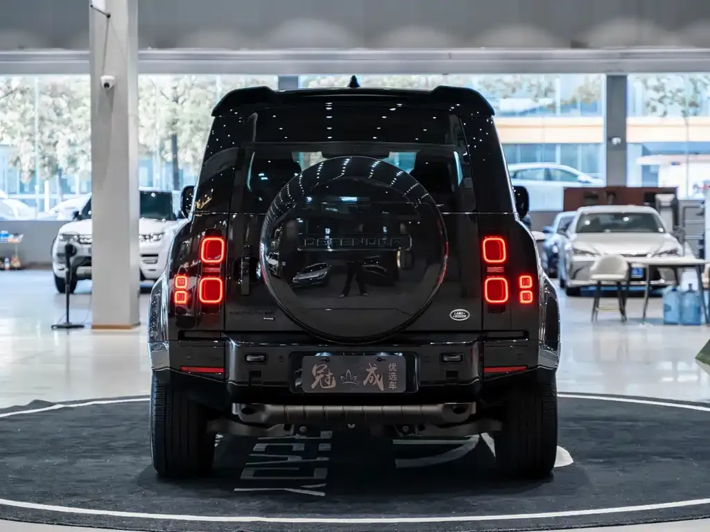 Land Rover Defender — фото 4