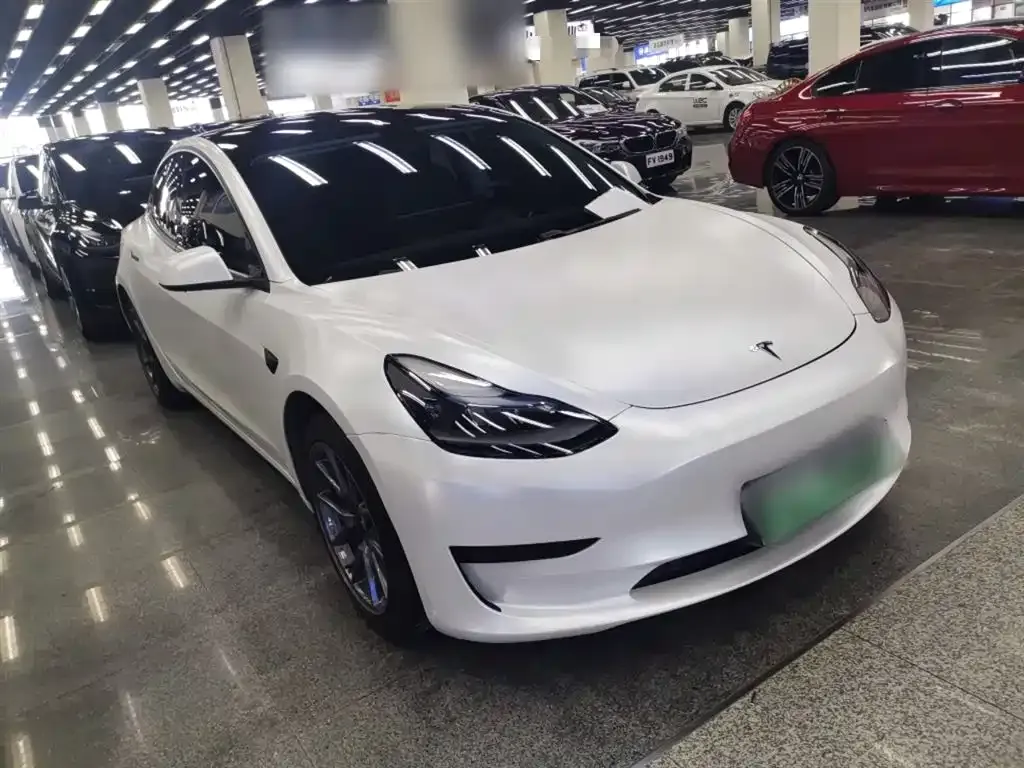 Tesla Model 3 — фото 4