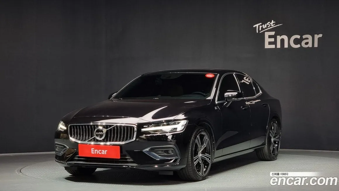 Volvo S60 — фото 1