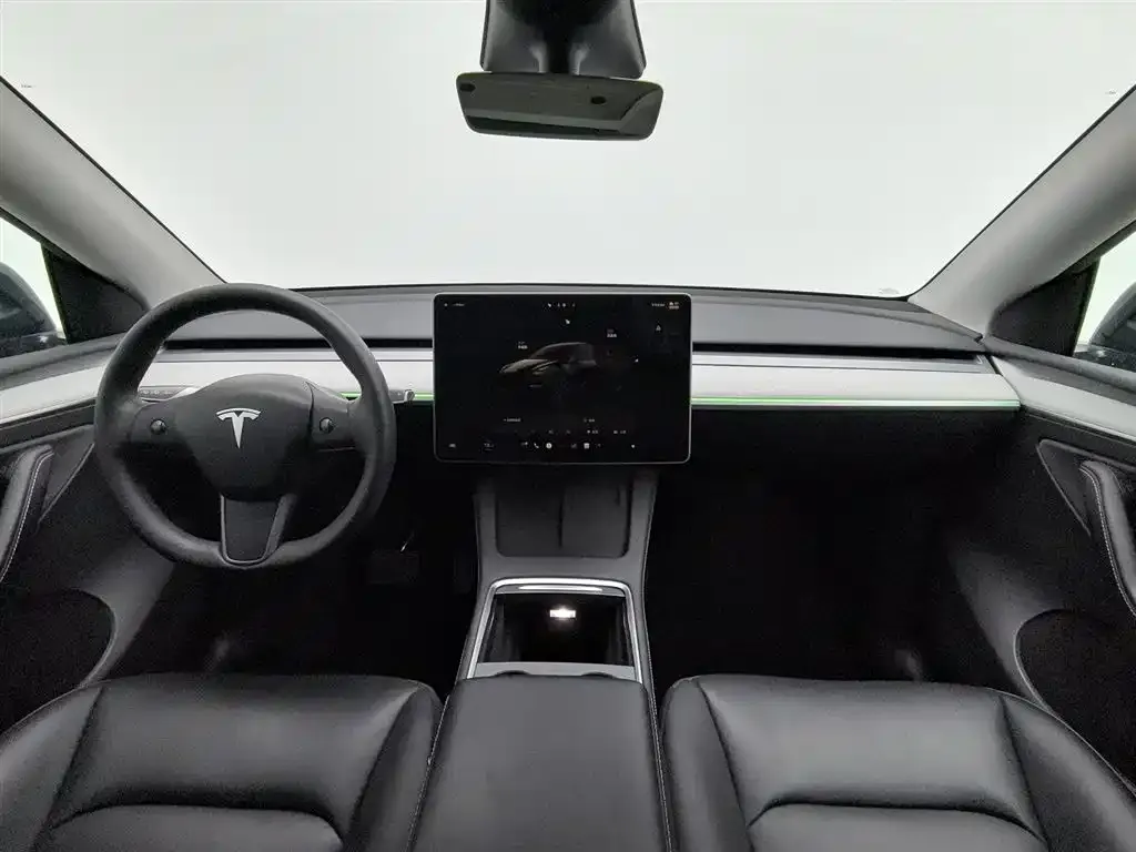 Tesla Model Y — фото 5