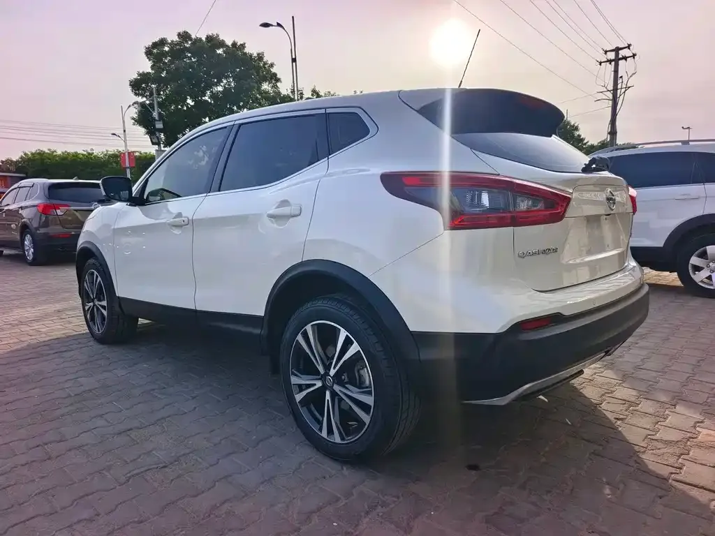 Nissan Qashqai — фото 4