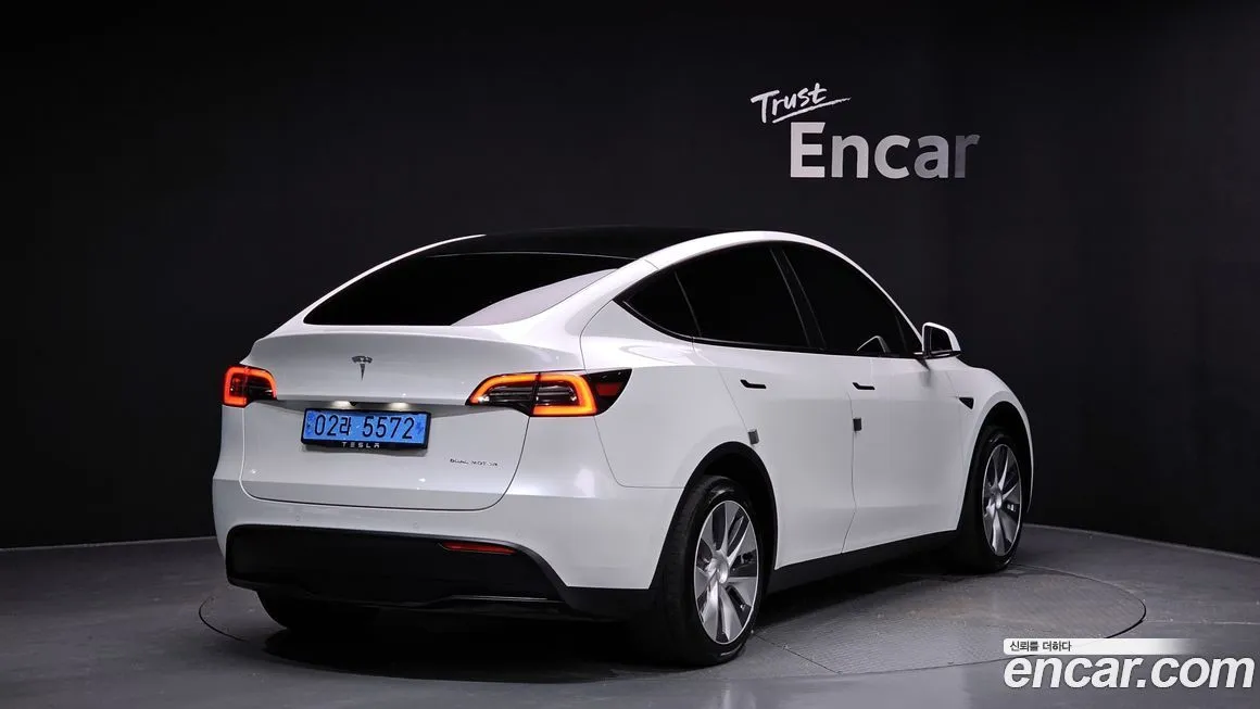 Tesla Model Y — фото 2